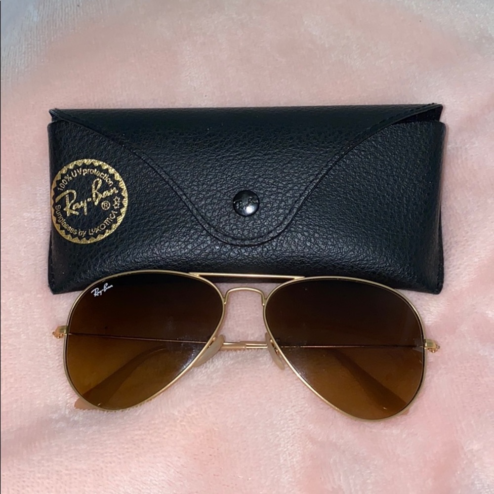 NWOT Ray-Ban Aviator Sunglasses w/ Gold Frames